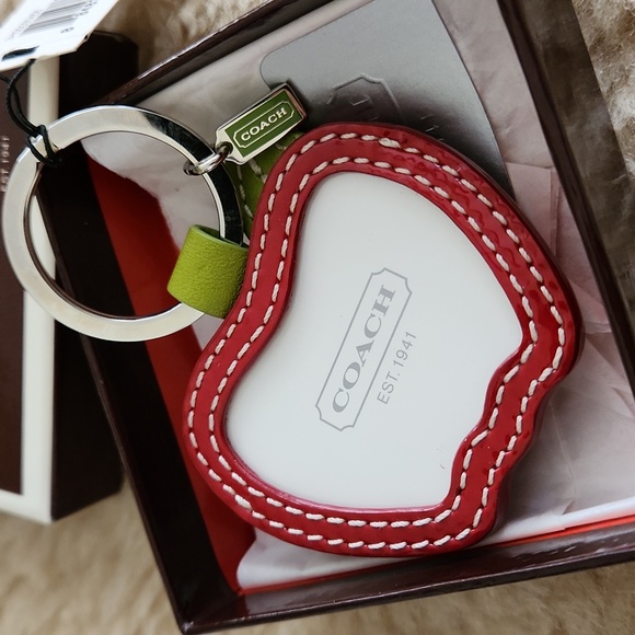 Adorable NWT IOB Coach Apple Picture Frame Key Ring/Bag Charm ๐ - Picture 2 of 12